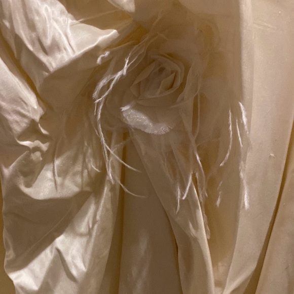 Kathy Ireland 2Be Raw Ivory Silk Ballgown Wedding Gown - Picture 6 of 14